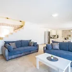 Vila 5* Beachfront Olive Mill