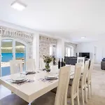 5* Beachfront Olive Mill Willa