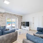 5* Beachfront Olive Mill * Putnikovic