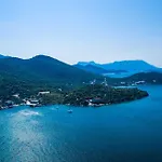 5* Beachfront Olive Mill Willa