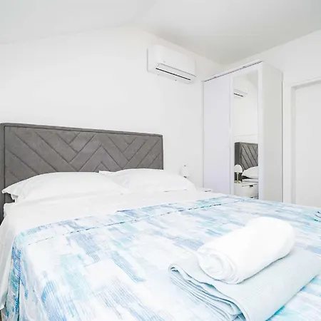 Villa 5* Beachfront Olive Mill Putnikovic