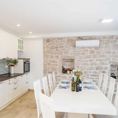 Villa 5* Beachfront Olive Mill