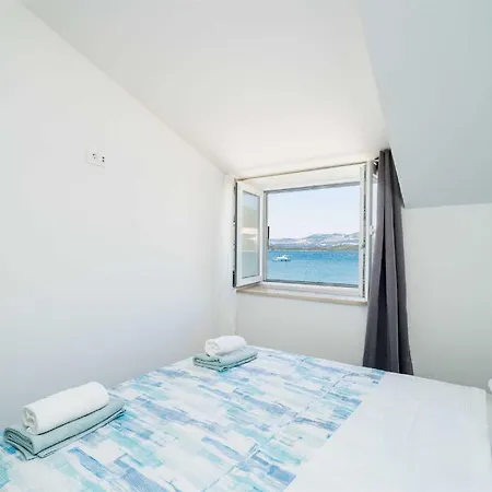 Willa 5* Beachfront Olive Mill *