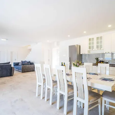 5* Beachfront Olive Mill Willa