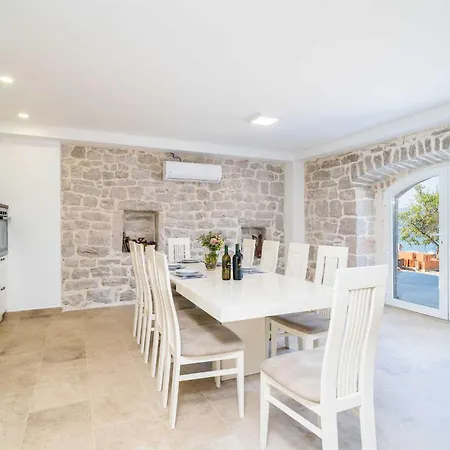 5* Beachfront Olive Mill Villa Putniković